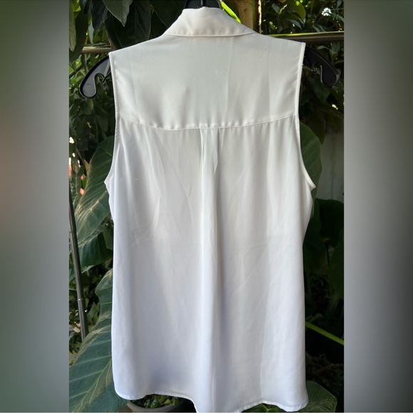 Express button down blouse - Picture 2 of 3